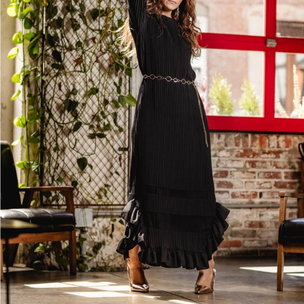 Chic Black Ruffle Long Sleeve Dress - sizing runs full